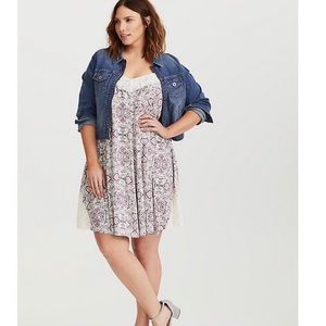 Torrid floral lace dress (2X)
